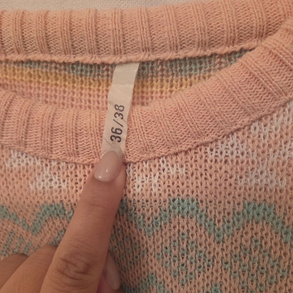 Colorful Geometric Pattern Sweater - Picture 4 of 5